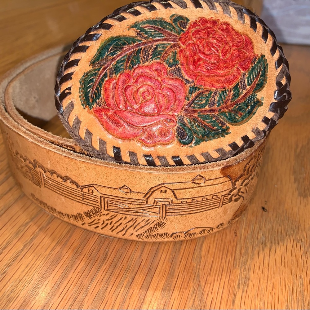 VINTAGE HAND TOOLED WESTERN BELT ONE OF A KIND (O)